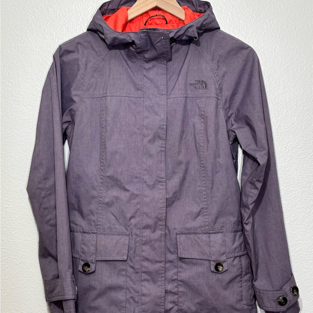 The North Face Purple Hooded Rain Jacket Women’s Small – Lightweight Waterproof